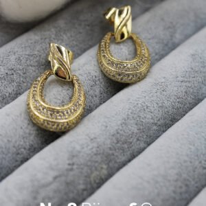 Xuping 14K Altın Rengi Kaplama Hilal Form Oval Taşlı Zarif Işıltılı Modern Küpe - Görsel 1